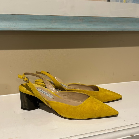 Irene Slingback - Suede :: Canary